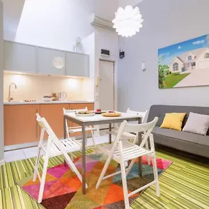 Cupcake 2 Bedroom Loft Apt In Location! Apartament
